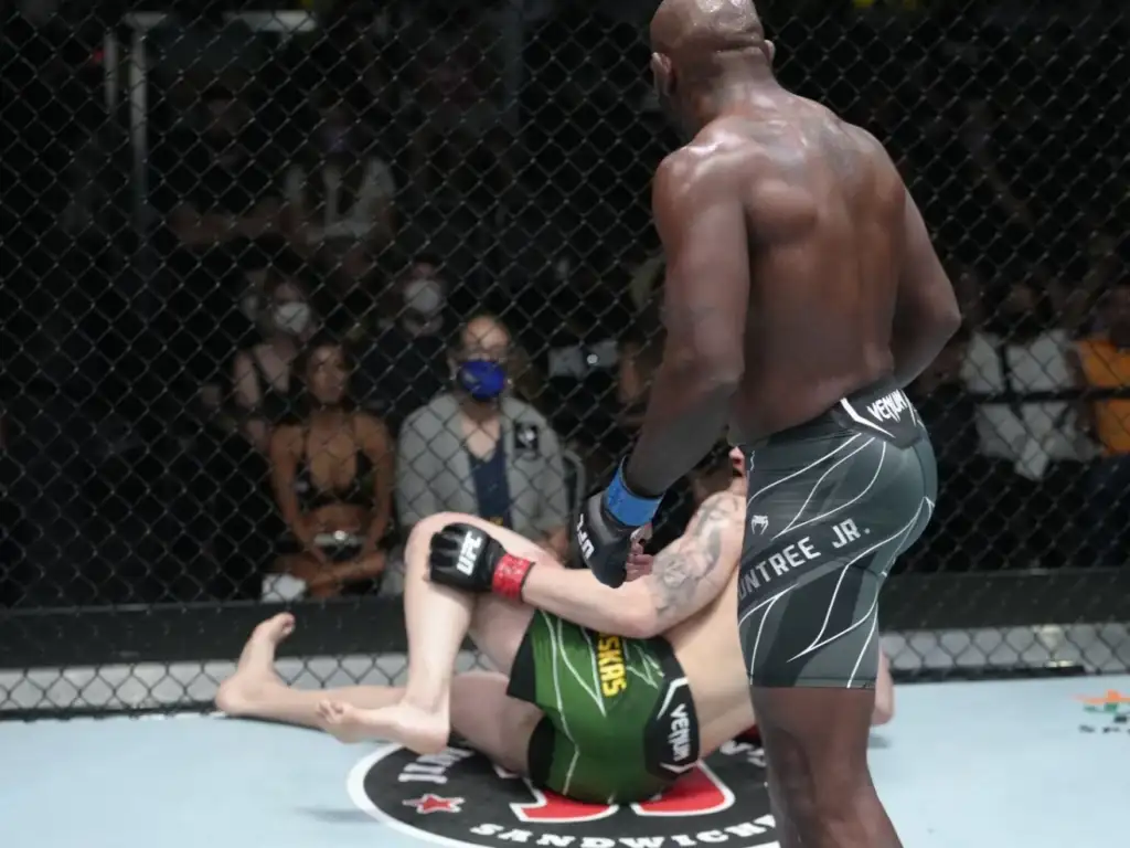 Khalil Rountree beat Modestas Bukauskas at UFC Fight Night 191